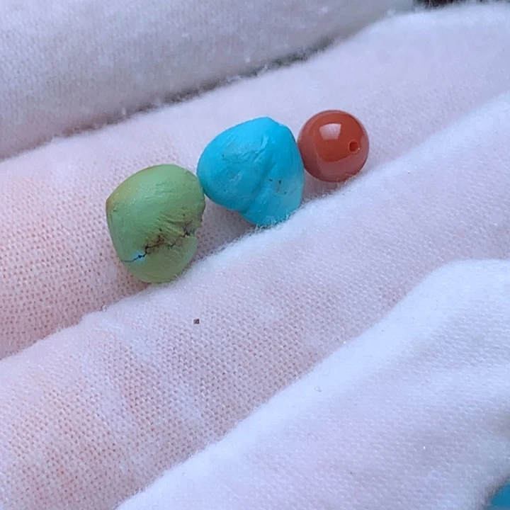 南红玛瑙未镶嵌珠宝奇石