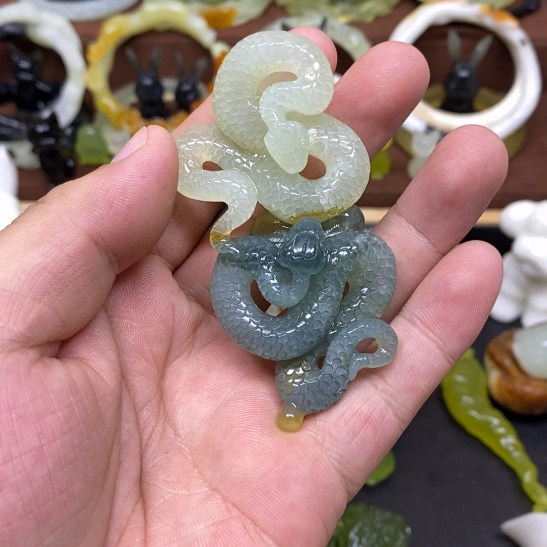 蛇纹石玉吊坠(赠链)未镶嵌李*