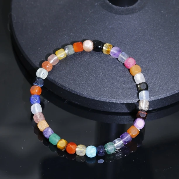 水晶多宝手串南红绿幽灵草莓晶发晶多宝（多样性随机发一条）