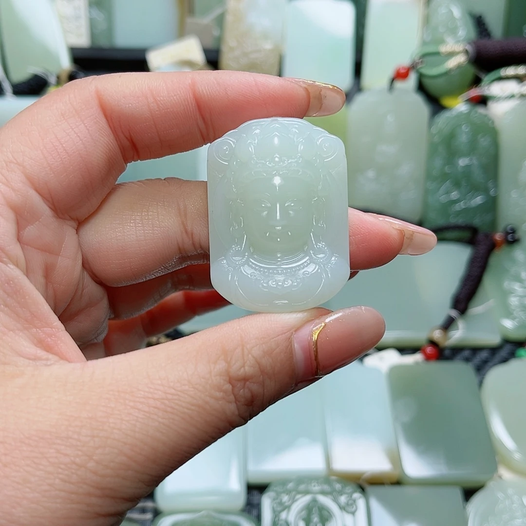 港***湾和田玉未镶嵌颈饰