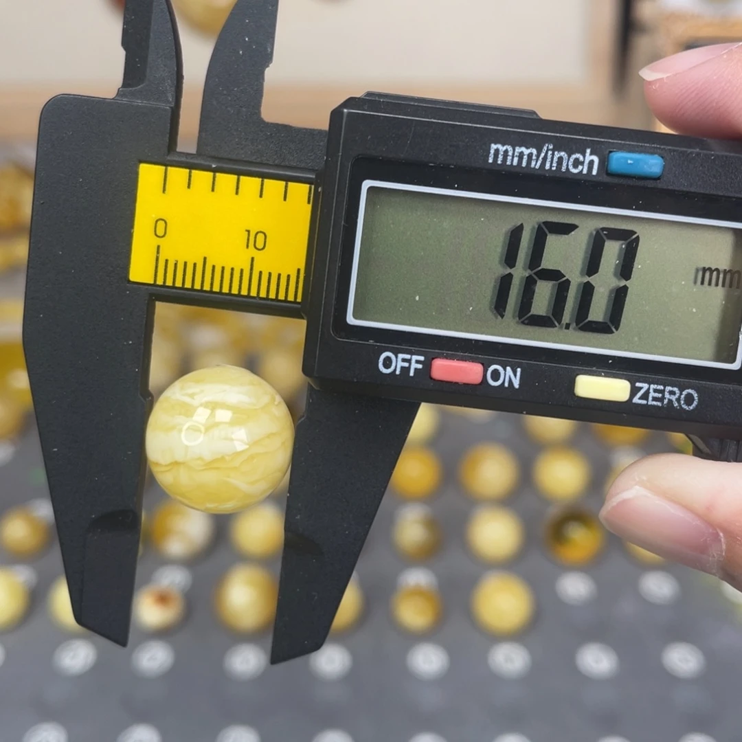 琥珀未镶嵌裸石57号