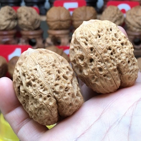 文玩核桃吊坠云南铁核桃