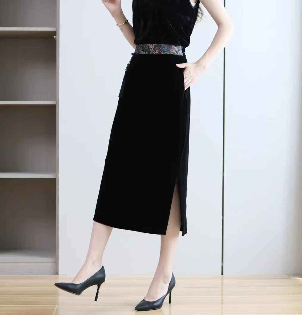 （东方美）新中式2025新款浮光织锦拼接短毛高档丝绒时尚开叉半身裙