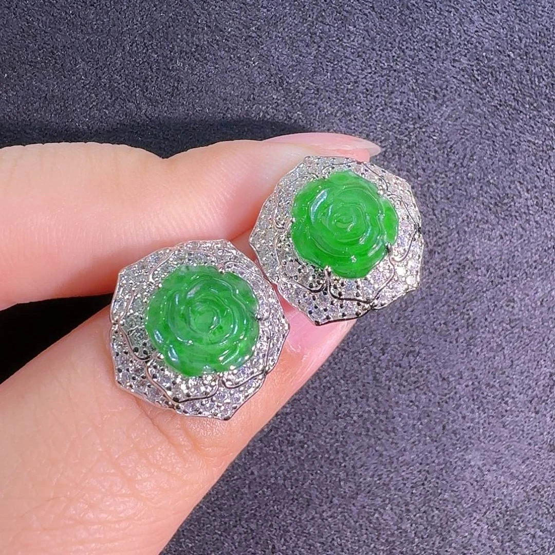 翡翠未镶嵌耳饰玫瑰