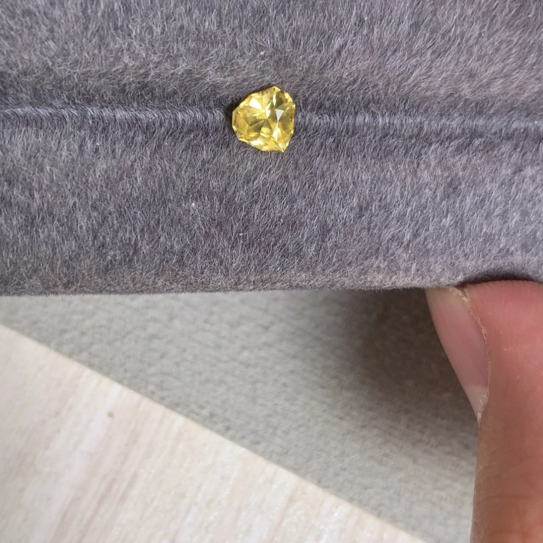 蓝宝石裸石90分 无烧 金丝雀