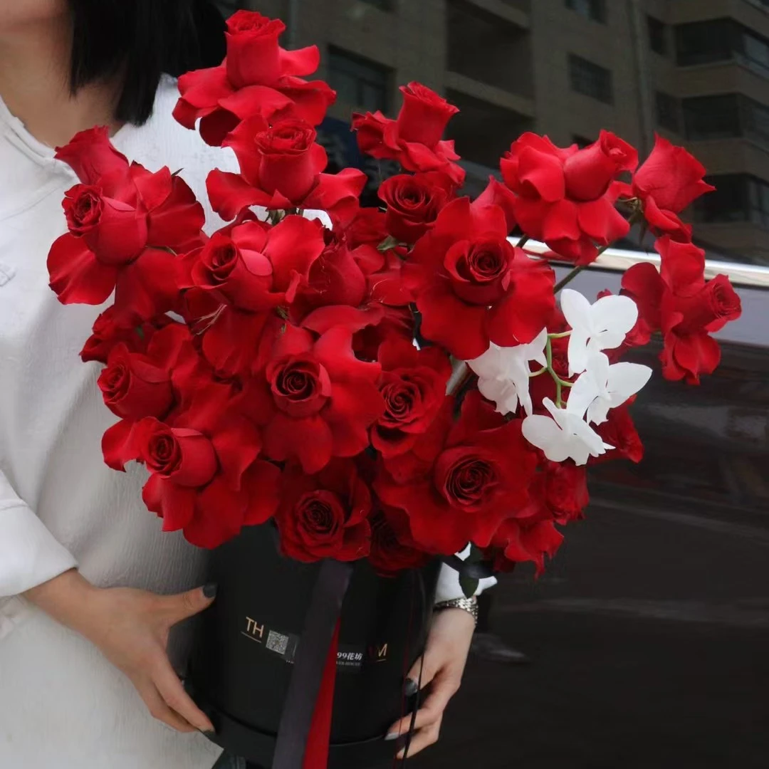 33支抱抱桶➕蝴蝶兰幸福向你飞来