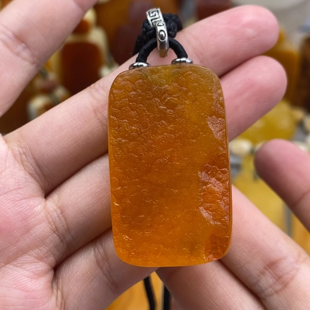 琥珀吊坠(赠链)未镶嵌