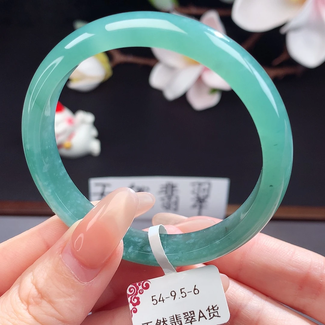 翡翠手镯（圆镯）未镶嵌