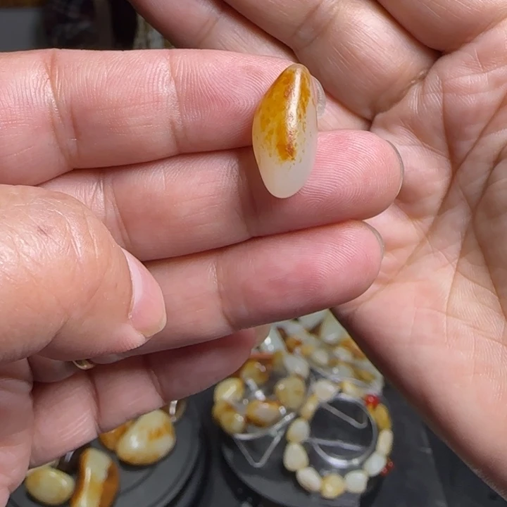 和田玉吊坠(不含链)未镶嵌2.3克