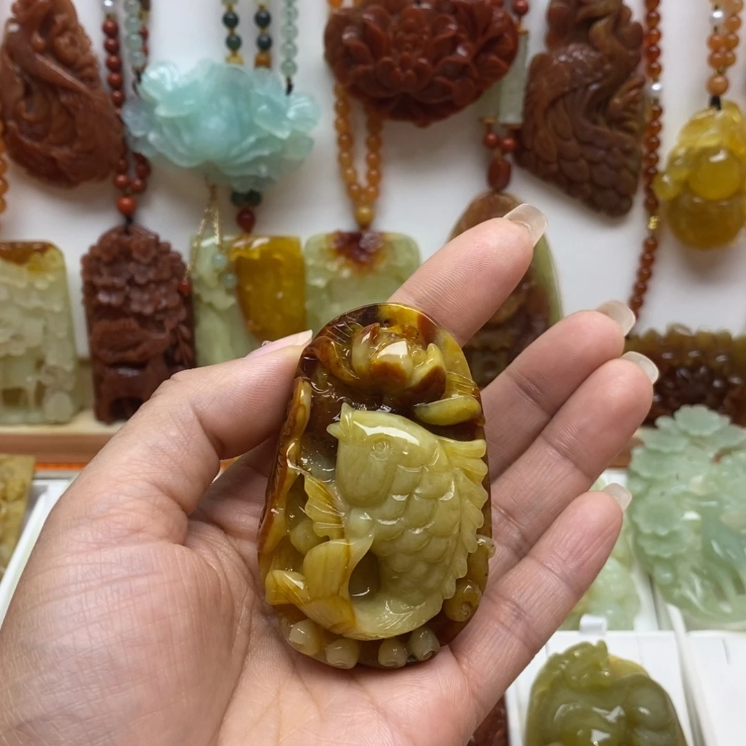 玲***玲蛇纹石玉未镶嵌颈饰