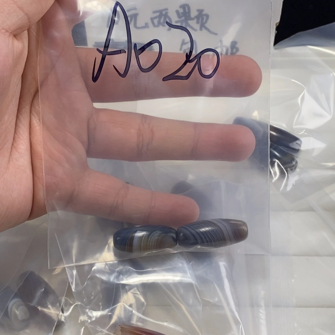 合金颈饰玛瑙/玉髓白*哥