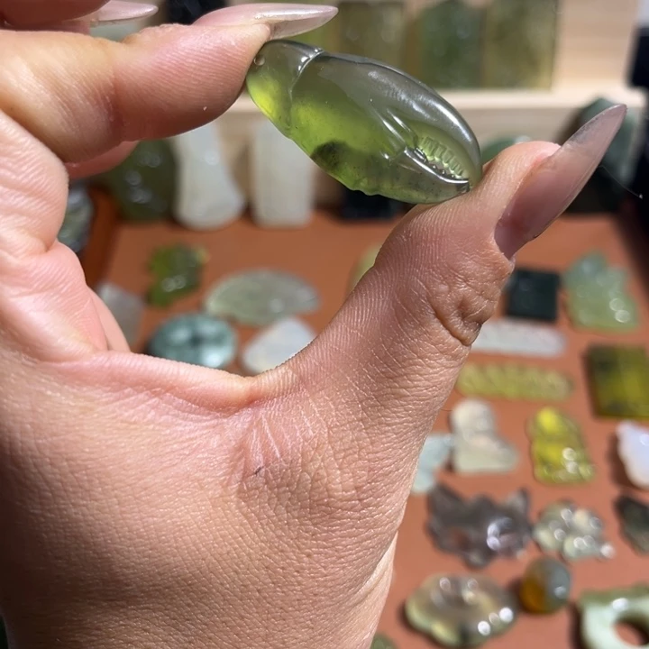 蛇纹石玉合金颈饰