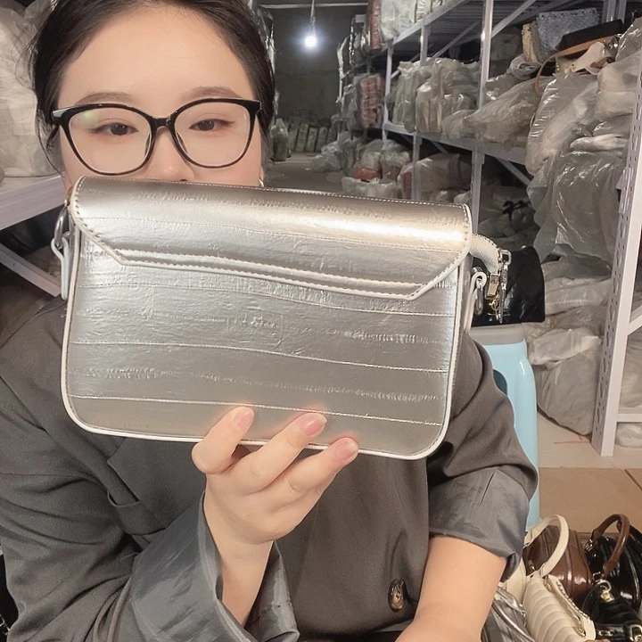 PU黄牛皮（革）PVC时尚潮流时尚