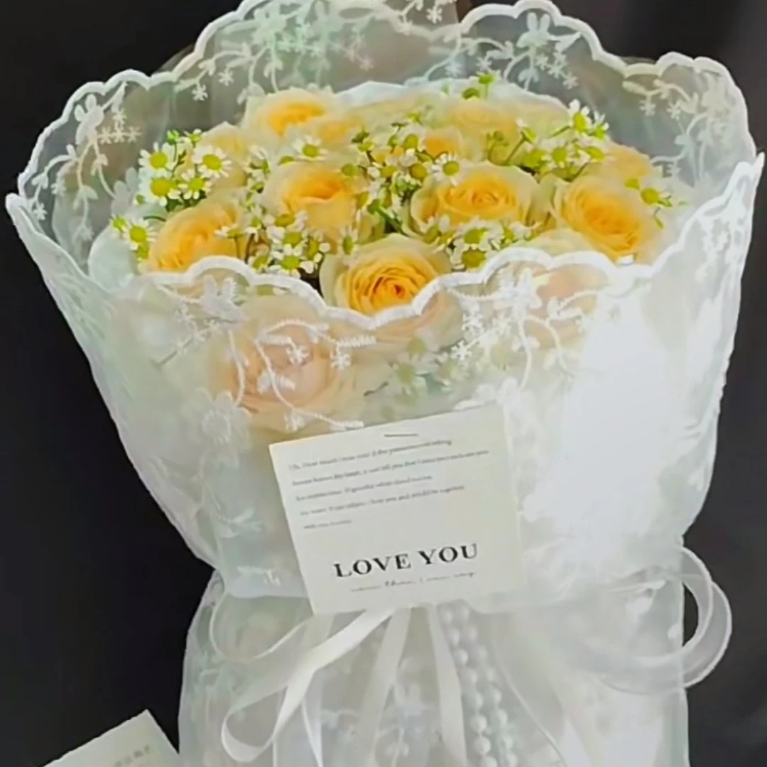 16枝香槟玫瑰宫廷风花束