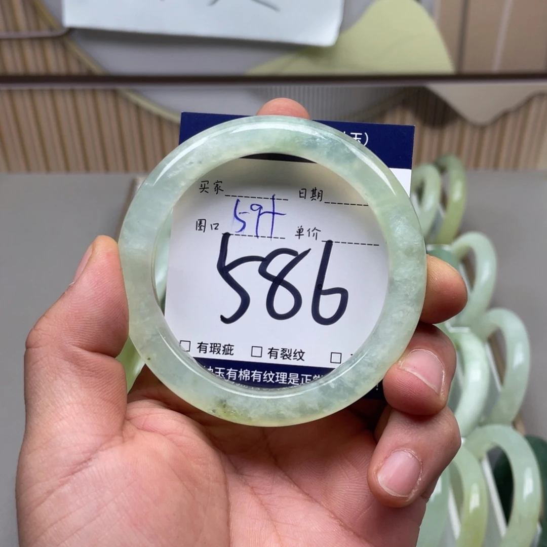 岫玉手镯手镯未镶嵌