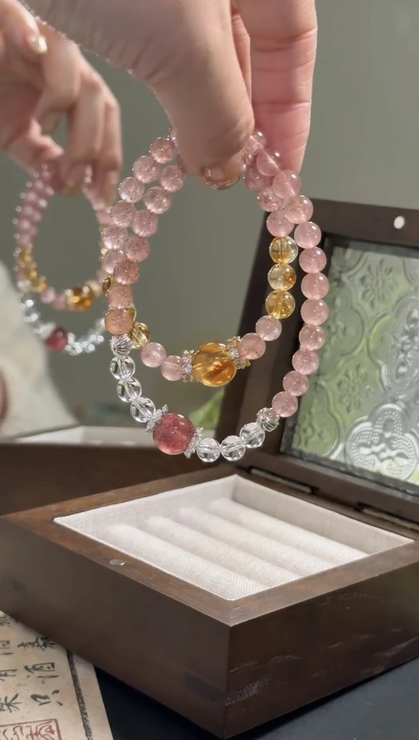 【财爱双全】白水晶草莓晶双圈配饰设计款助运手链