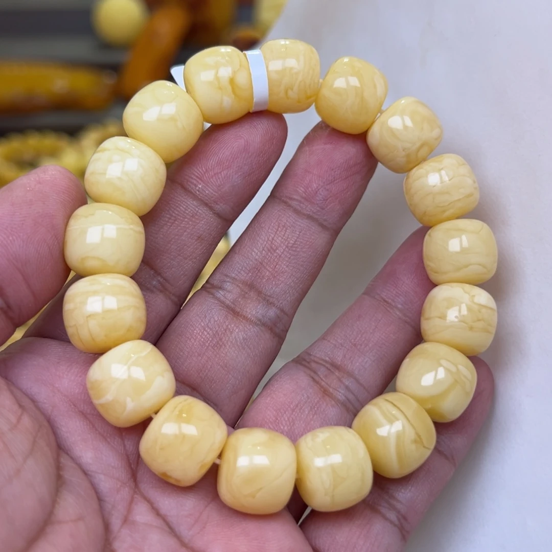 蜜蜡未镶嵌裸石14加31.52克