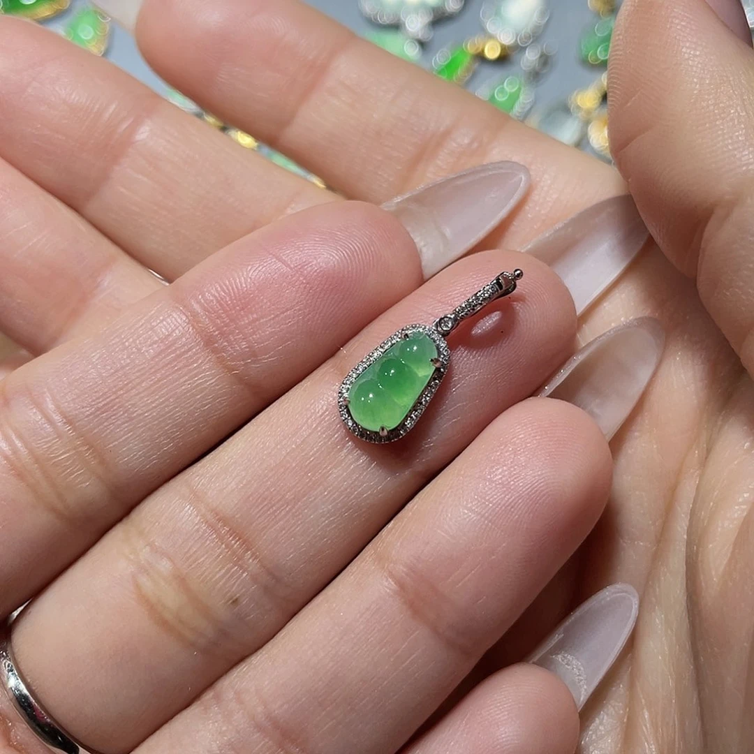 吊坠(不含链)18K金镶嵌翡翠