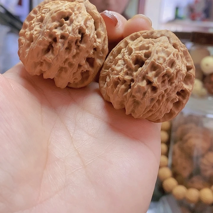 【闪购商品】文玩核桃把件40.5白狮子大肚子