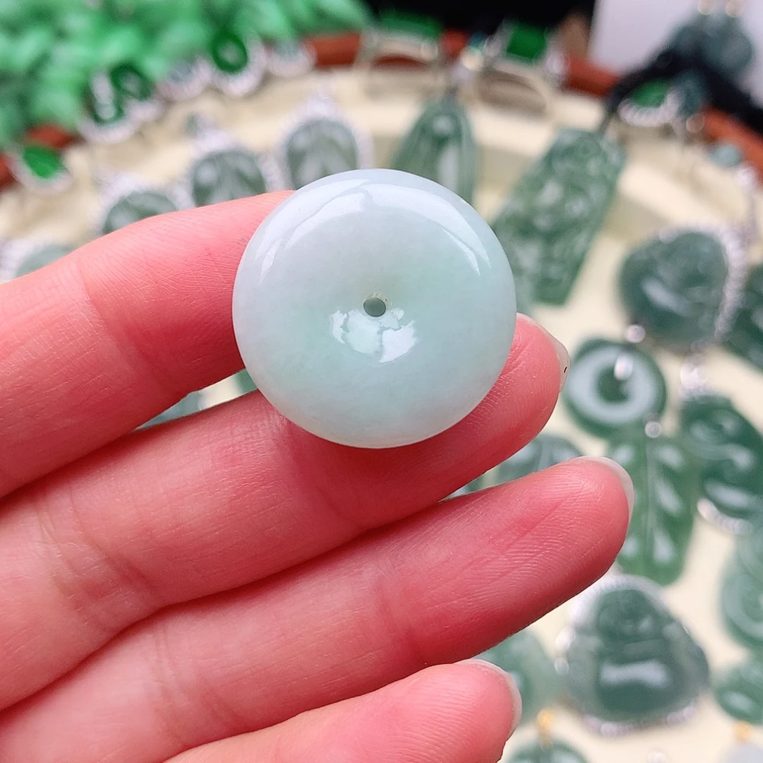 翡翠未镶嵌颈饰吊坠