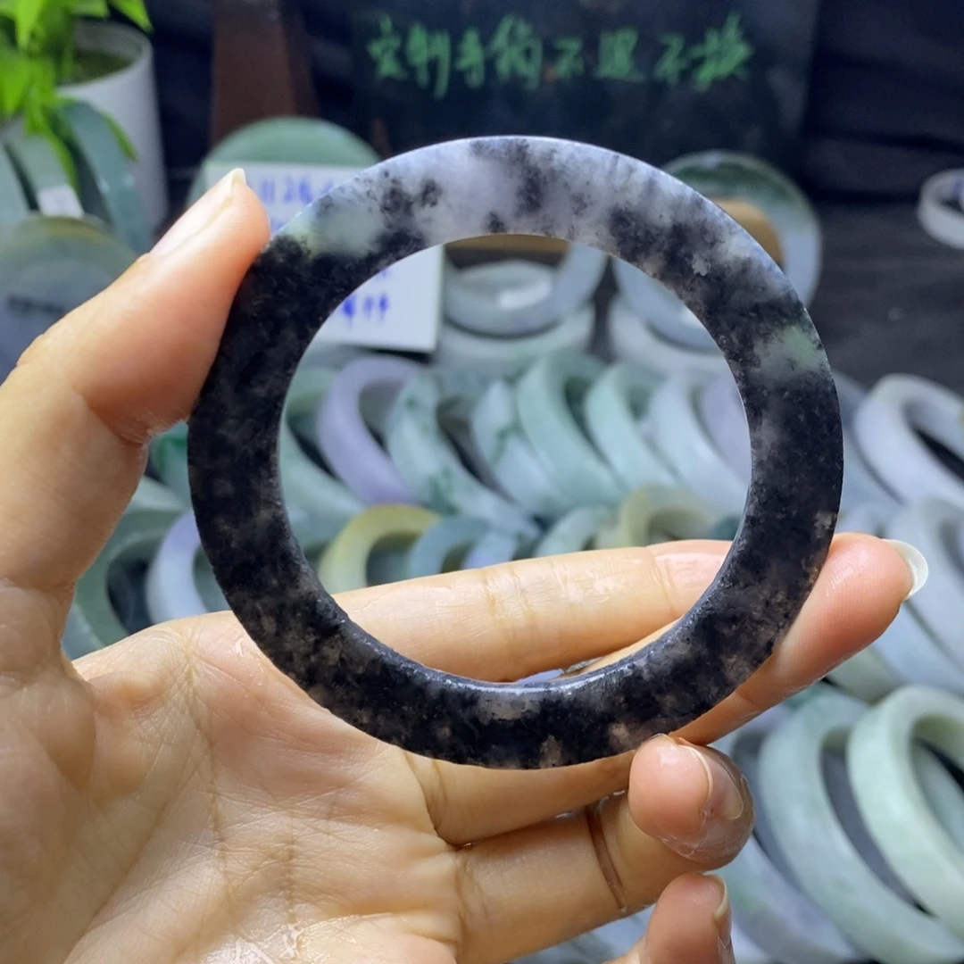 定制翡翠未镶嵌手镯