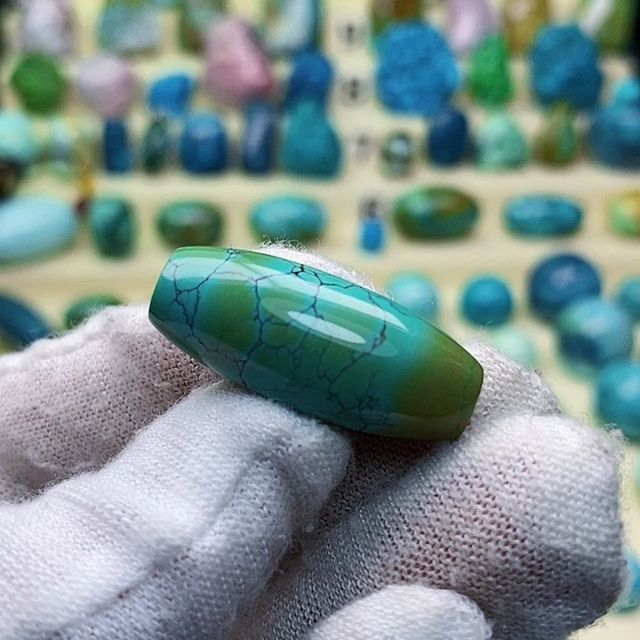 绿松石配饰未镶嵌