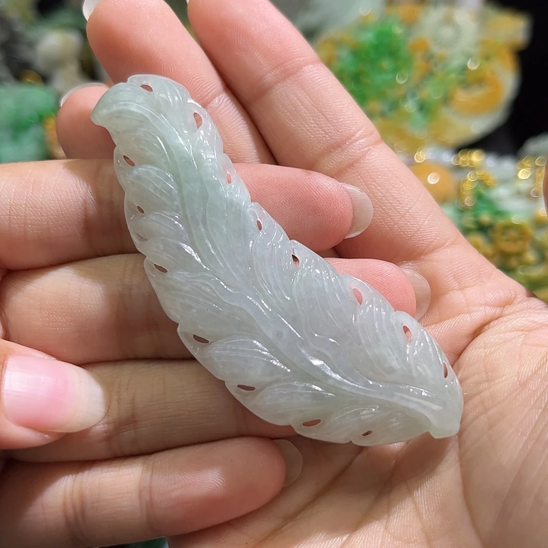 翡翠未镶嵌颈饰待编织