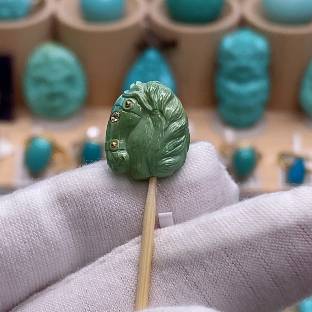 绿松石未镶嵌珠宝奇石