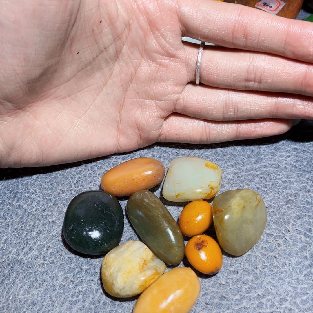 和田玉未镶嵌珠宝奇石