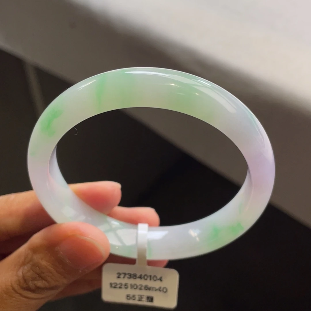 翡翠未镶嵌手镯春彩手镯（上新）有纹