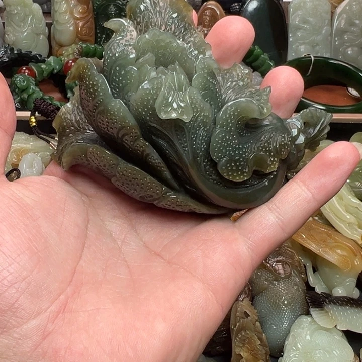 未镶嵌和田玉摆件