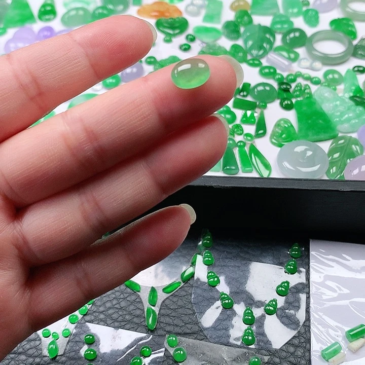 翡翠颈饰未镶嵌翡翠