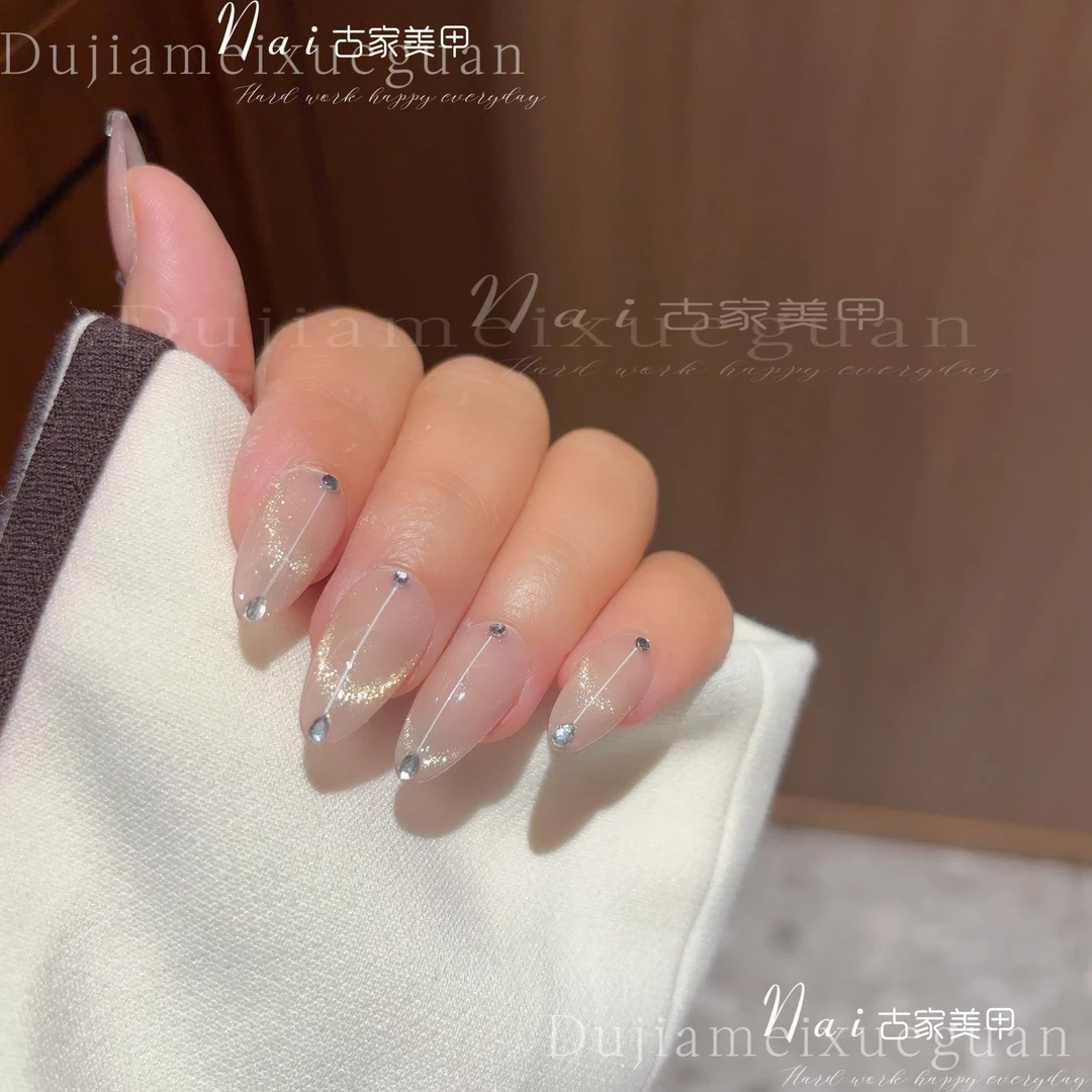 高级感简约细闪微笑猫眼水滴钻纯手工穿戴甲秋冬氛围美甲片