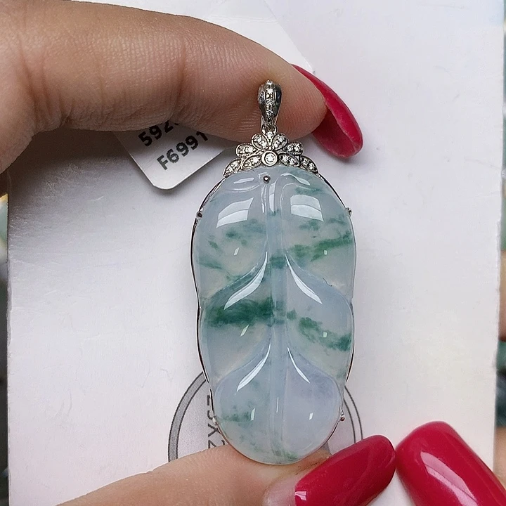 颈饰18K金镶嵌翡翠天然翡翠