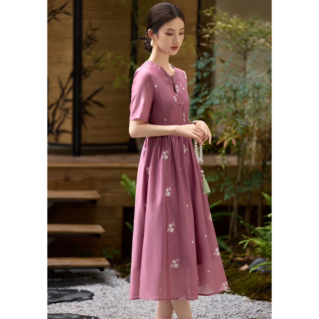 XWI/欣未新中式盘扣撞色刺绣连衣裙25夏高级设计感女装连衣裙4585