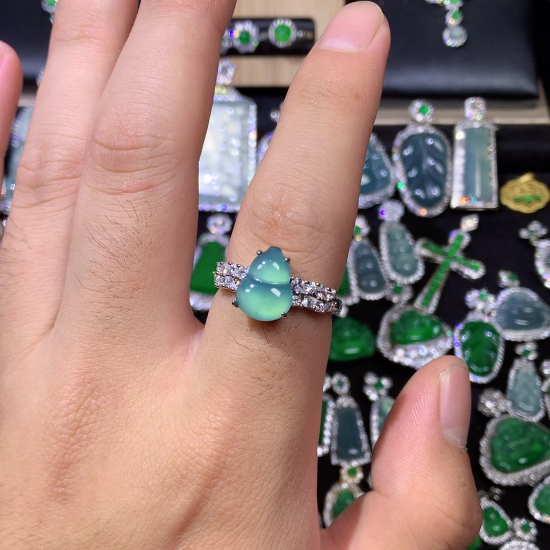 翡翠未镶嵌吊坠(赠链)76666666676