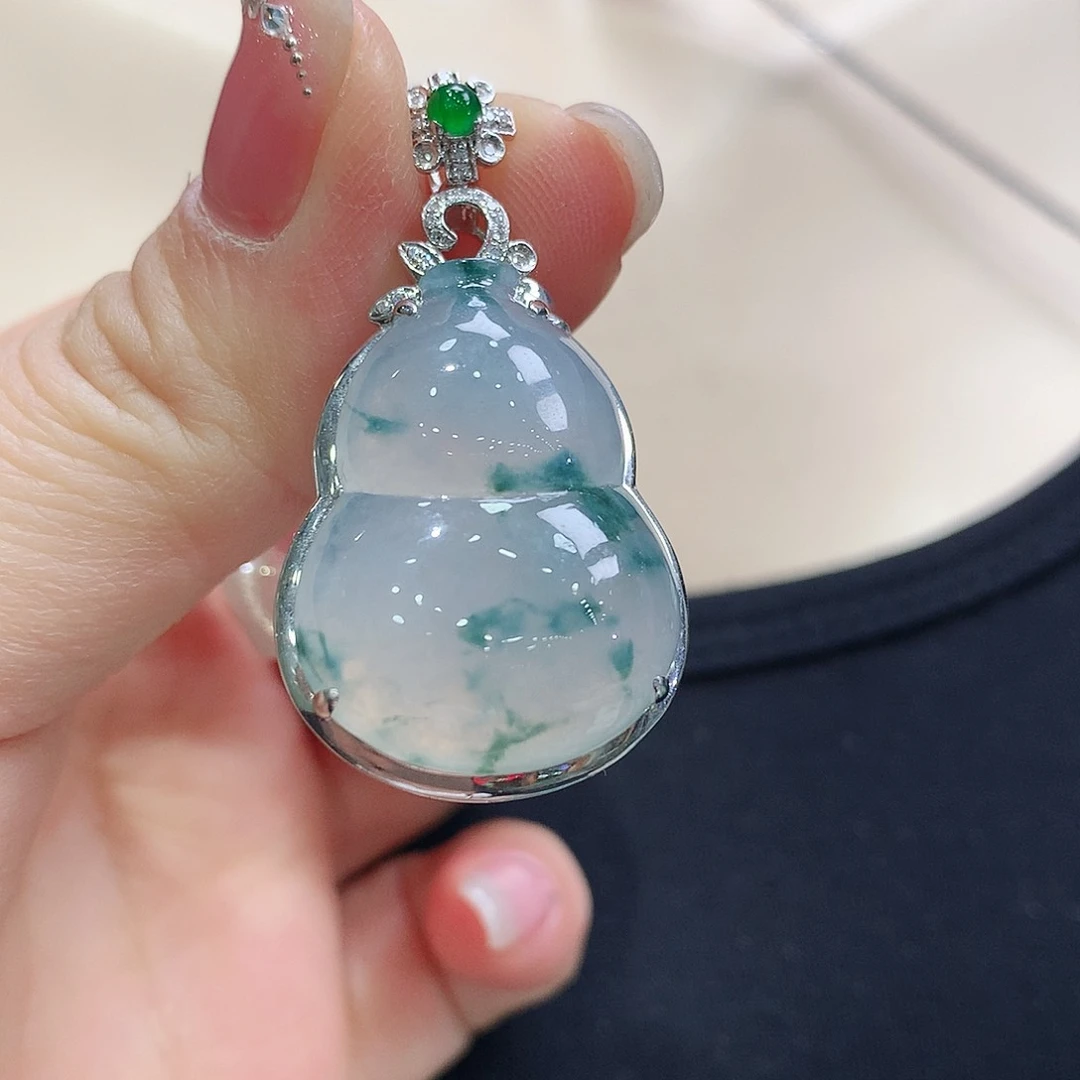 翡翠颈饰18K金镶嵌葫芦