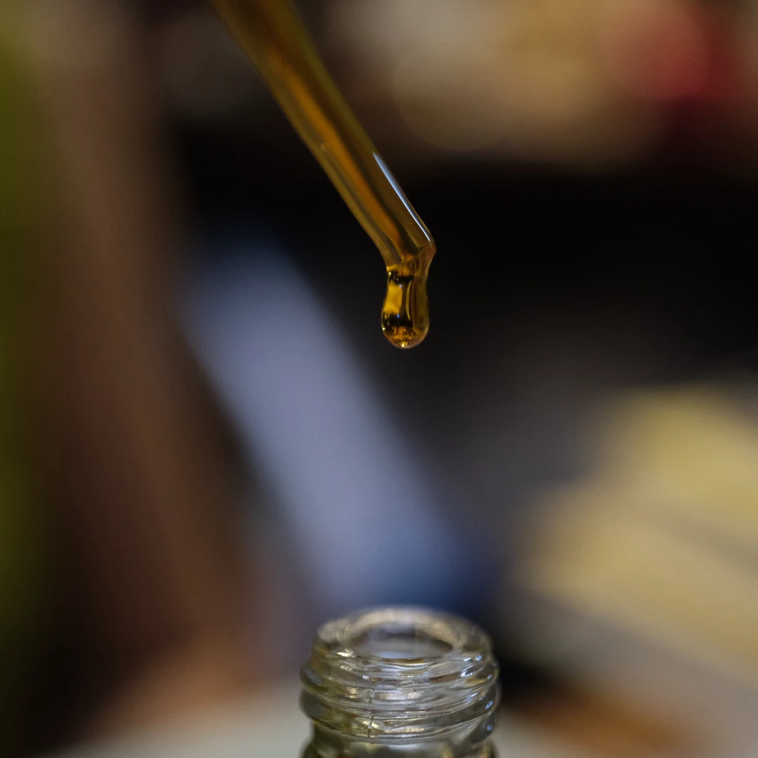 【四雅】海南沉水沉香精油油膏老油1g装（不是滚珠，是玻璃杆）