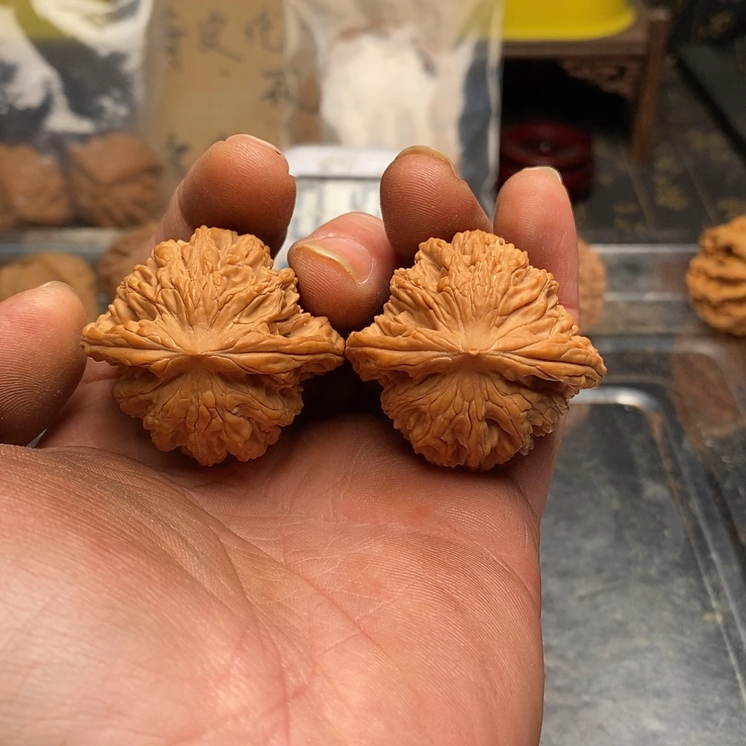 X***m吊坠文玩核桃麦穗虎头40对子