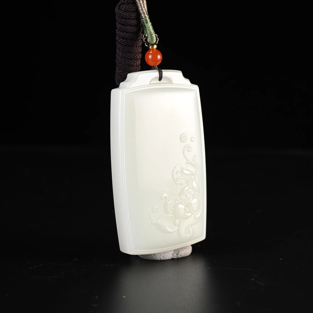 LOT8835 2511040005和田玉平安无事牌/保利