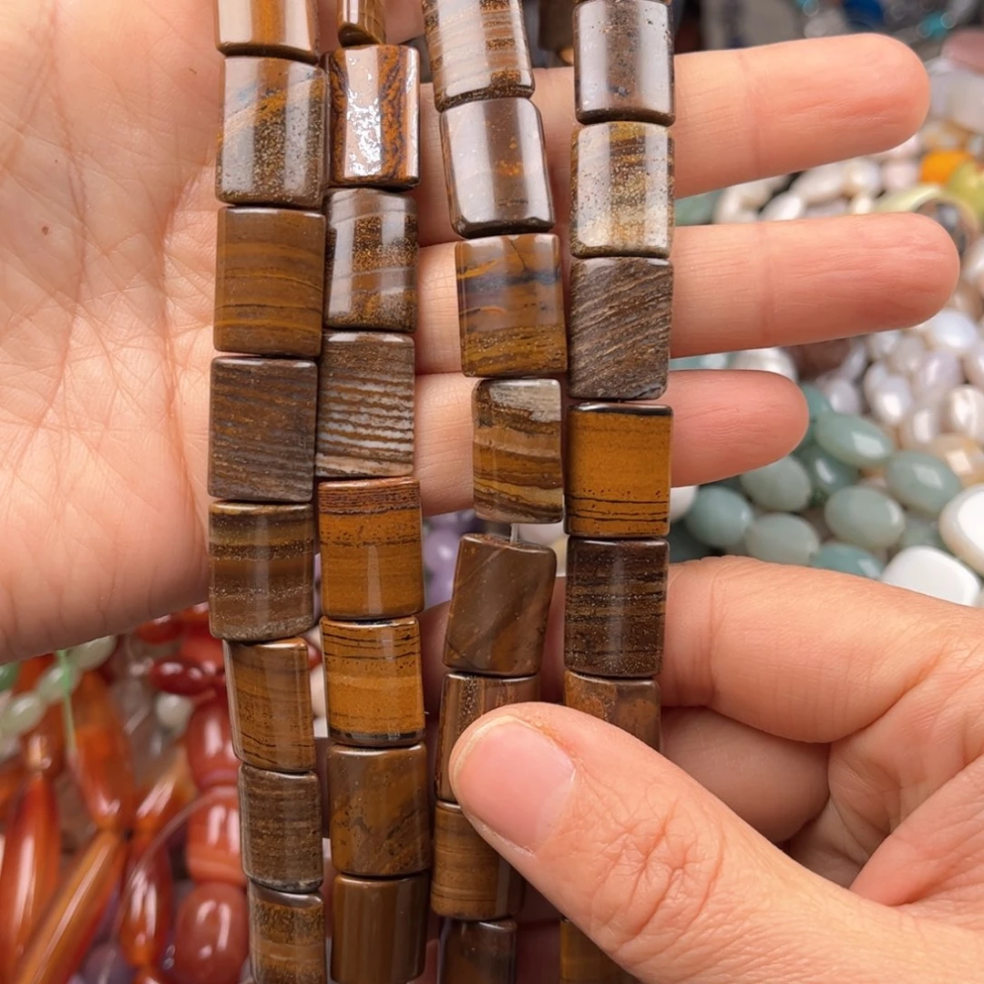 石英质玉未镶嵌珠宝奇石图