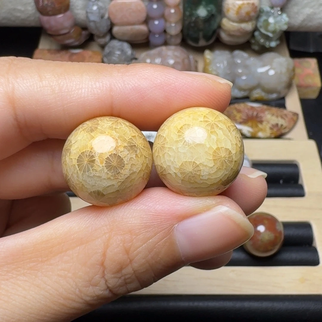 硅化玉未镶嵌精品17咪，35一个，2个包邮