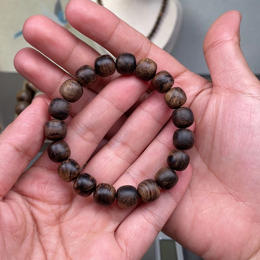 沉香沉香碎屑彼**你越南芽庄白棋瘿子瘤疤