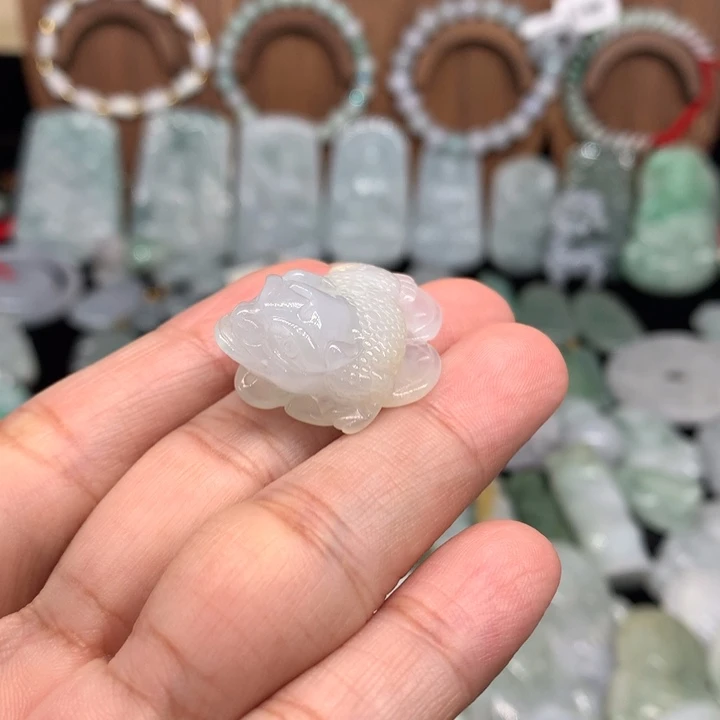 翡翠未镶嵌颈饰11