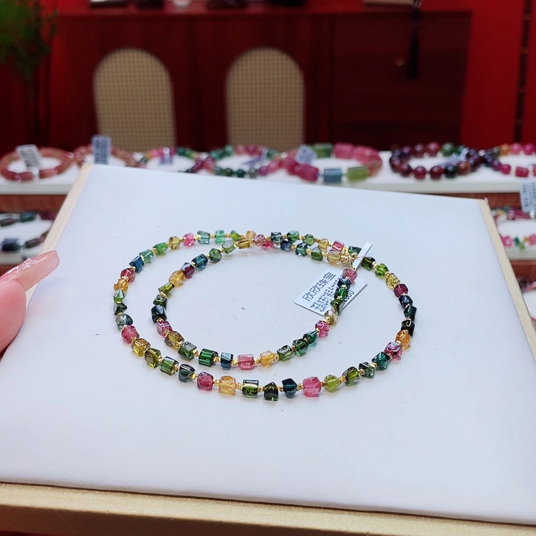 未镶嵌碧玺颈饰多样性发其一