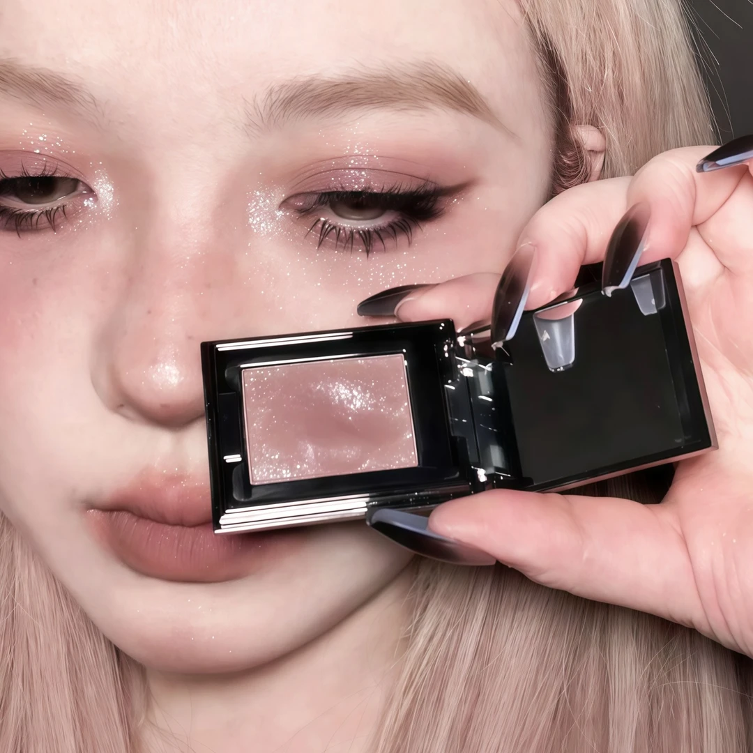 亚裔蛇女 厌世烟熏灰粉！单色成妆水晶眼影盘2025新款蓝色多用膏