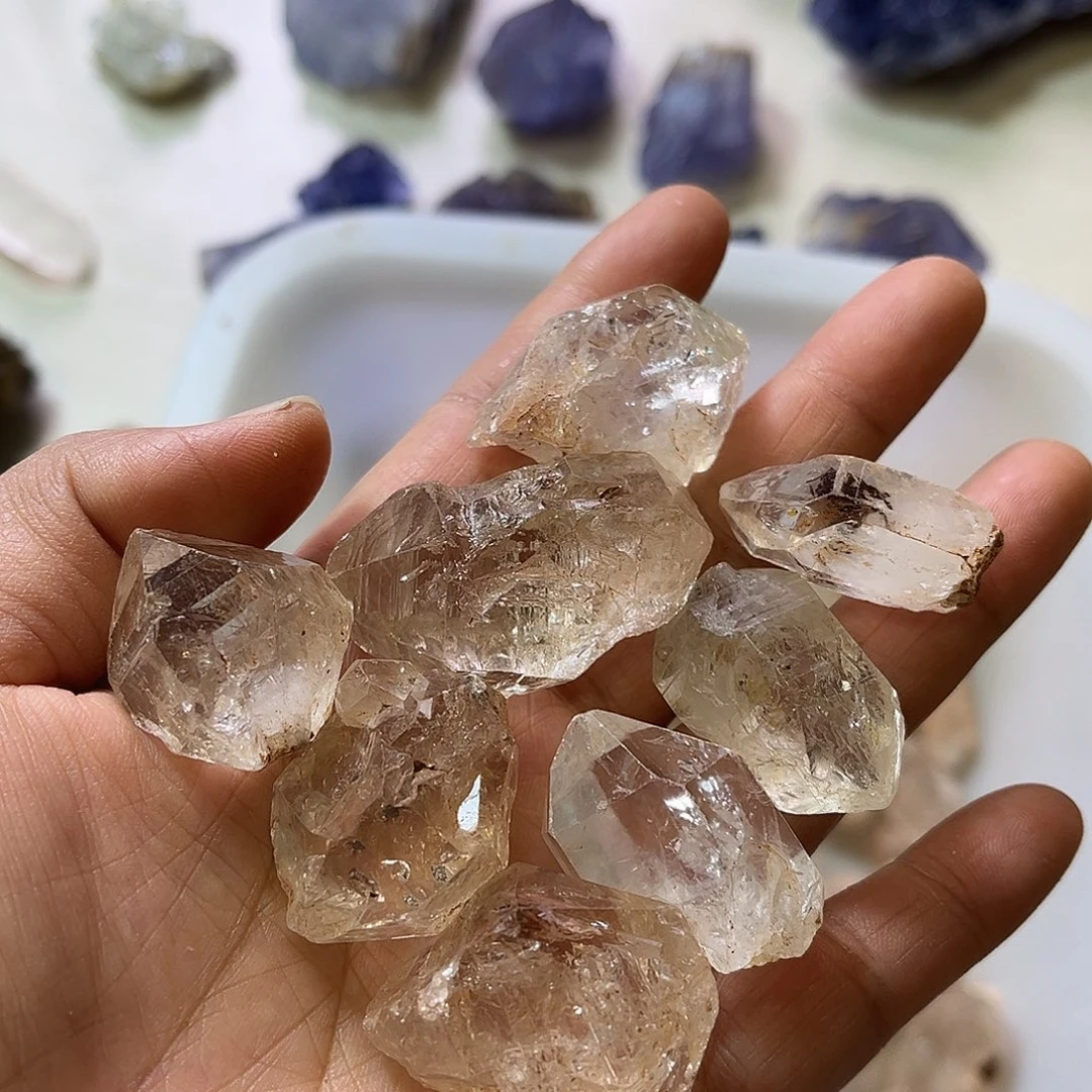 宇***a水晶珠宝半成品未镶嵌