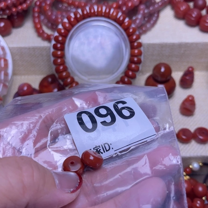 恒***琦南红玛瑙未镶嵌手链