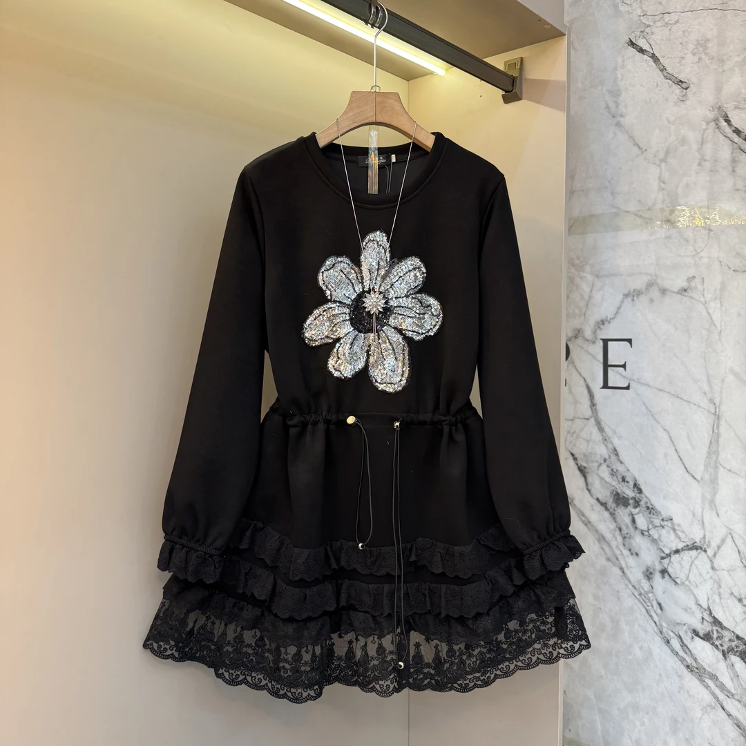 2025时尚气质别致蕾丝边大码秋冬轻熟亮片设计感显瘦连衣裙1980