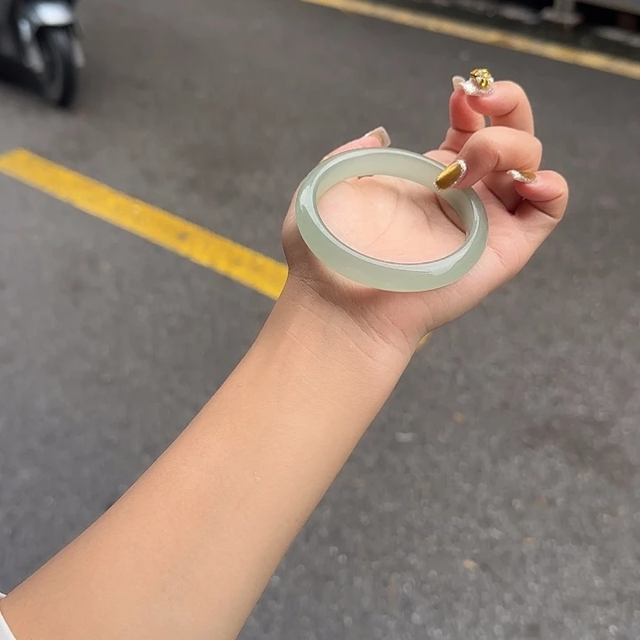 东陵石未镶嵌手镯